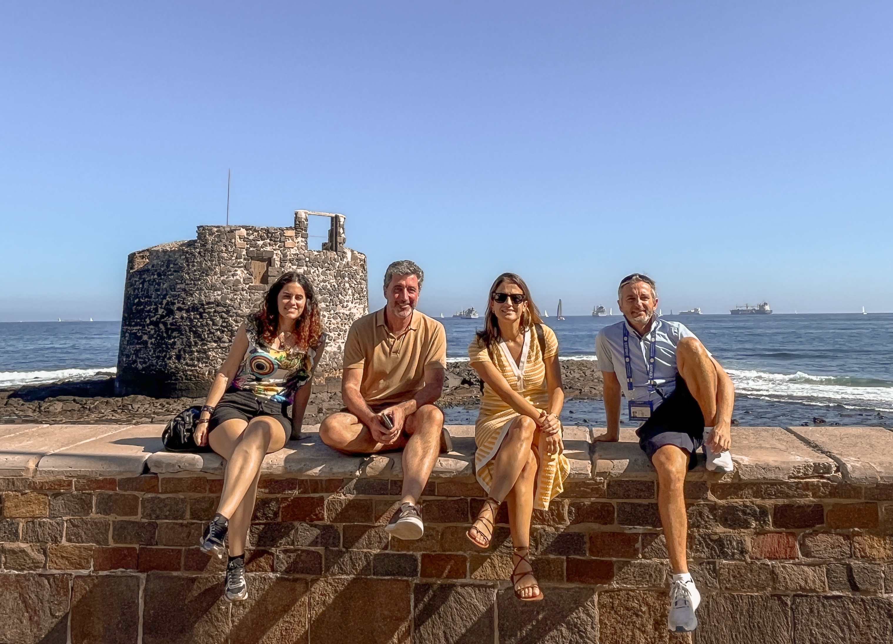 Con Patricia Merello, periodista en La Voz del Sur; el periodista del portal gastronómico Gurmé Cádiz (La Voz de Cádiz) Salvador Moreno, y el guía oficial Marc Llorenç.