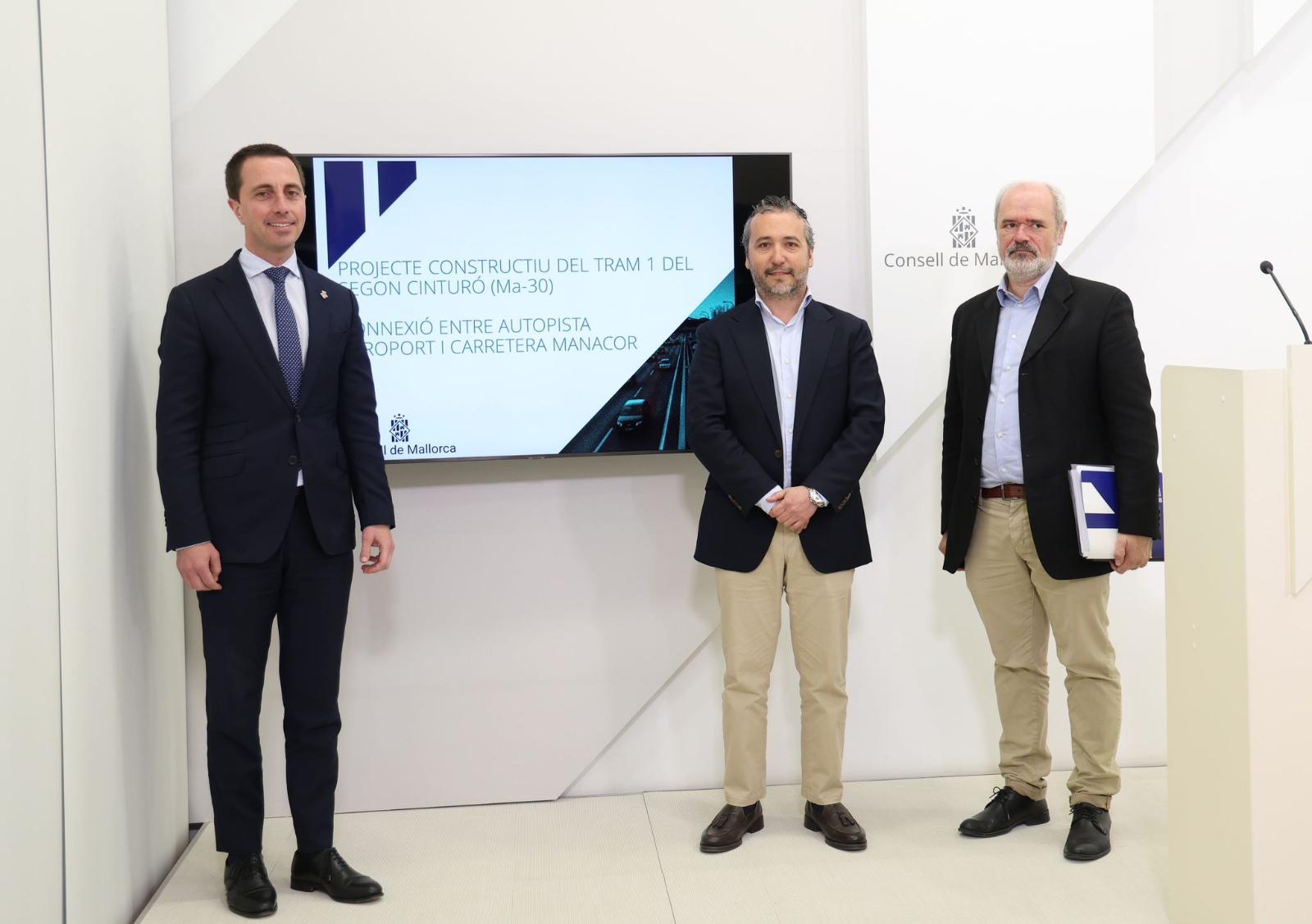 Momento de presentación del proyecto por parte de las autoridades insulares.