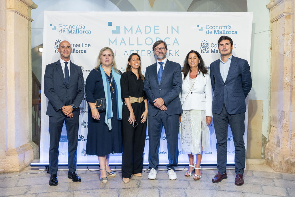 Los editores de EDM con los representantes de BBVA.